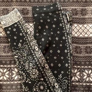 American Eagle Outfitters sweater leggings